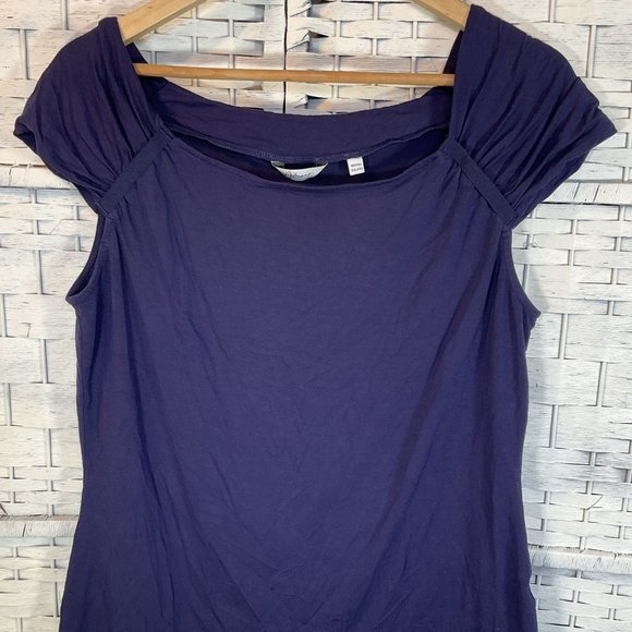 👗5/$25 - Navy Cap Sleeve Top w/ Ribbon Detail - Picture 1 of 3